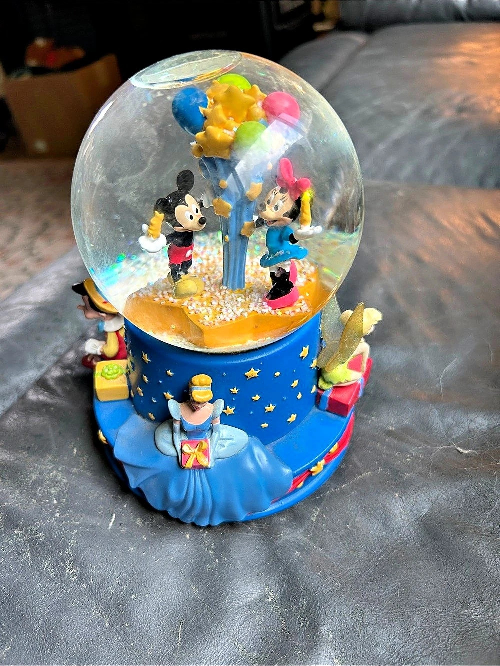 Disney Mickey & Minnie Snow Globe Decor
